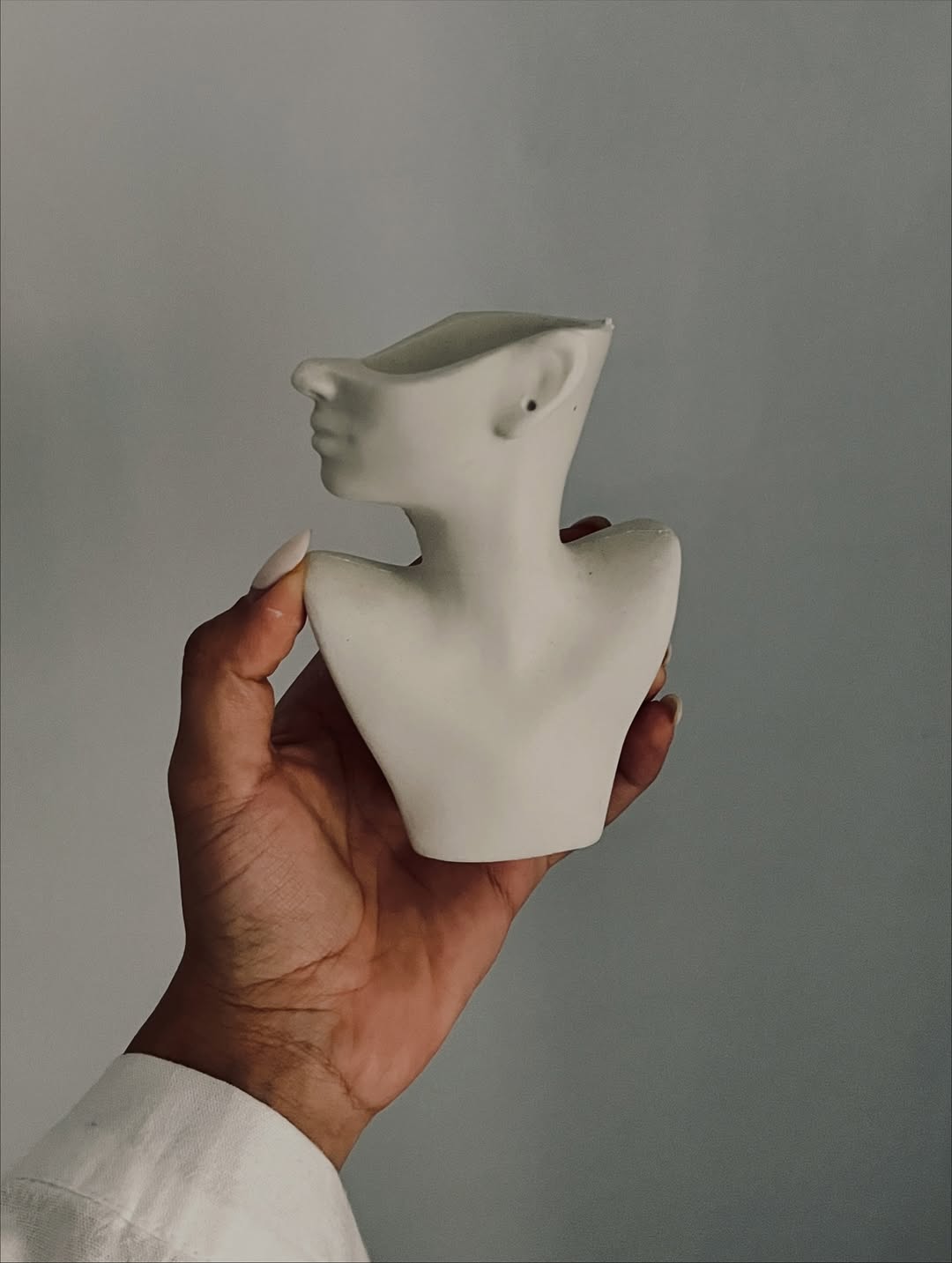 مجسمه نیم رخ